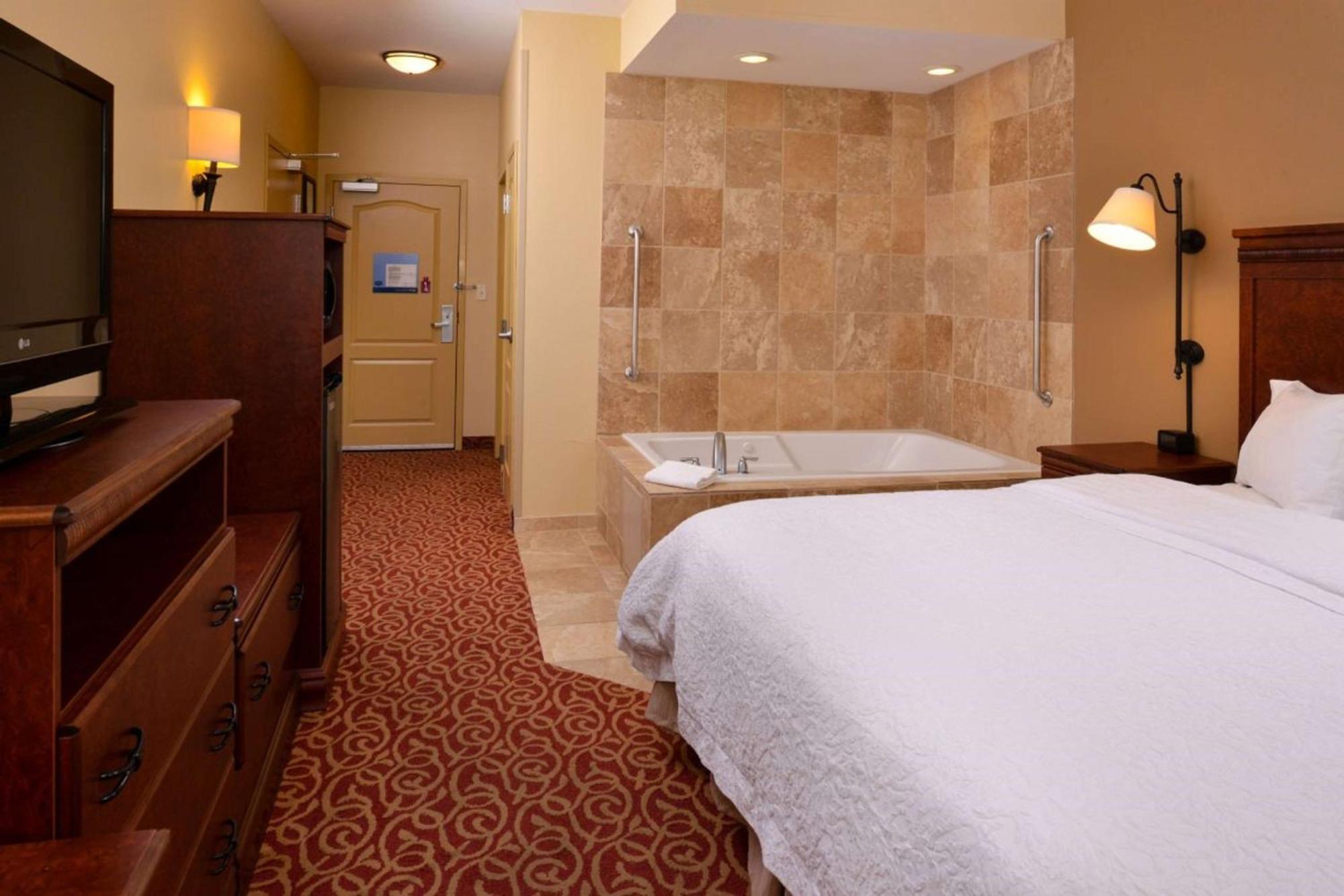 Hampton By Hilton Lincoln Hotel Exterior photo